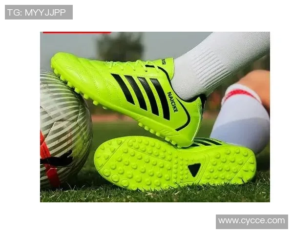 选择合适的穿鞋与足球服提升你的球场表现与舒适度